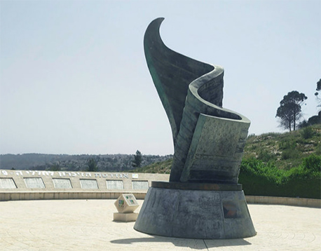 אנדרטת התאומים בעמק הארזים. צילום: שוקי בן אהרן, קק"ל אנדרטת התאומים בעמק הארזים. צילום: שוקי בן אהרן, קק"ל