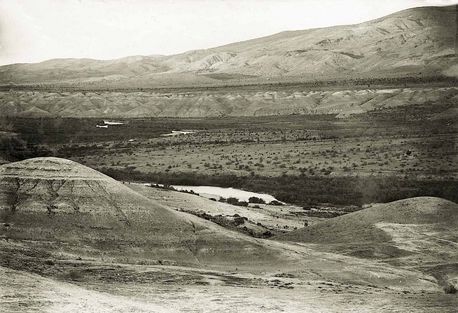 אדמות ראשונות שנגאלו בעמק הירדן, בין הג'יפטליק לבית שאן. צילום: ארכיון הצילומים של קק''ל